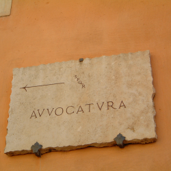 Salvaguardia delle prerogative della legge professionale nella contrattazione collettiva